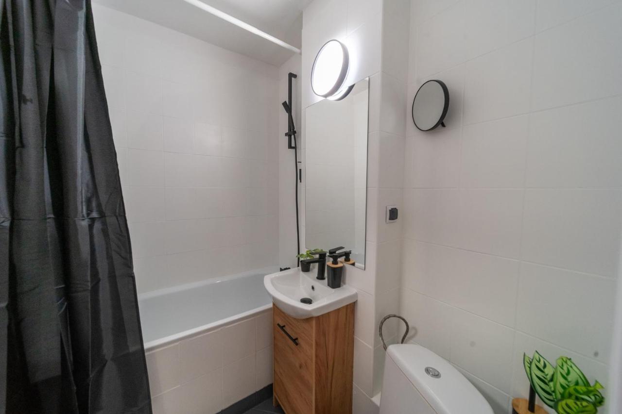 Metro Lux Home Apartment Varşova Dış mekan fotoğraf